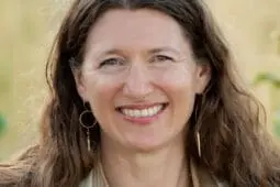 Headshot of Arielle Schwartz