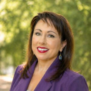 A headshot of Dr Kelley